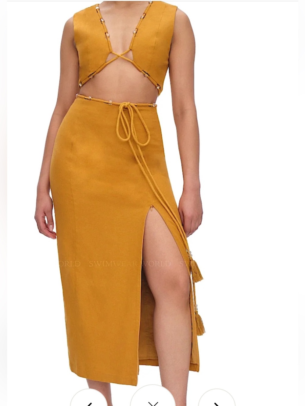 ANDREA IYAMAH
VELA CUT OUT MIDI DRESS ::RET
Regular price $430. - Picture 5 of 6